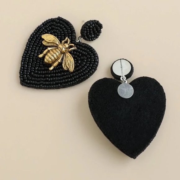 NEW Black Bee Decor Heart Shaped Earrings - Picture 2 of 2